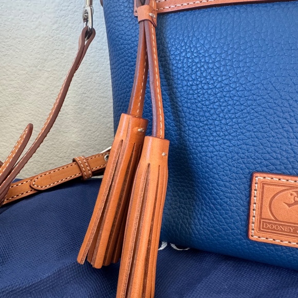 Dooney & Bourke Blue Pebbled Leather Lani Crossbbody Bag Purse Chic and NEW - Picture 6 of 12